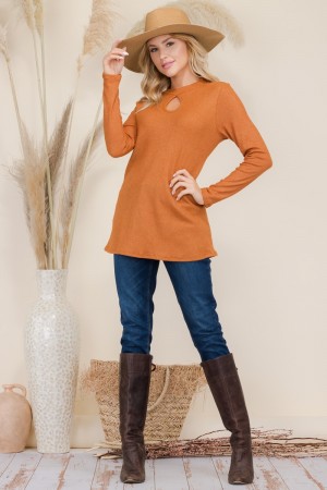 30040 / JOSHUAUSA<br/>Teardrop Cutout Mock Thermo Turtleneck Top - Plus Size