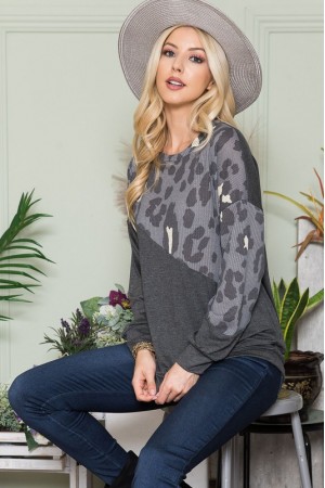 CLTCT43730-PL / JOSHUAUSA<br/>Long Sleeve Leopard Diagonal Solid Top